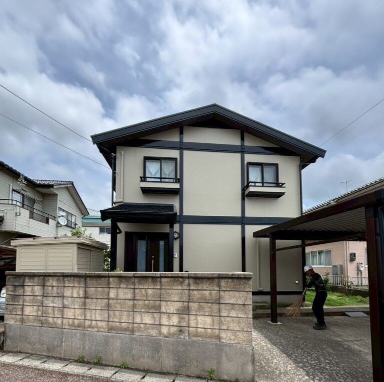 新潟市南区 H様邸 積水ハウス外壁屋根塗装｜ひび割れも下地処理でしっかり補修！